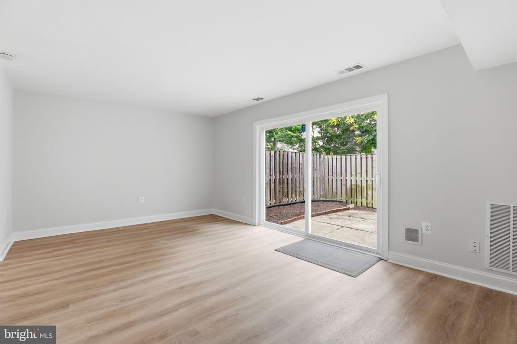 674 AZALEA DRIVE Unit: 5-674
