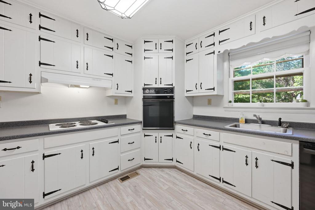12201 GREENRIDGE