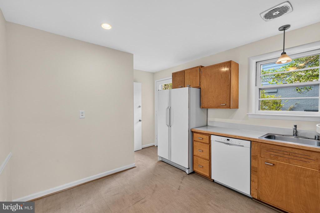 3505 KENSINGTON COURT
