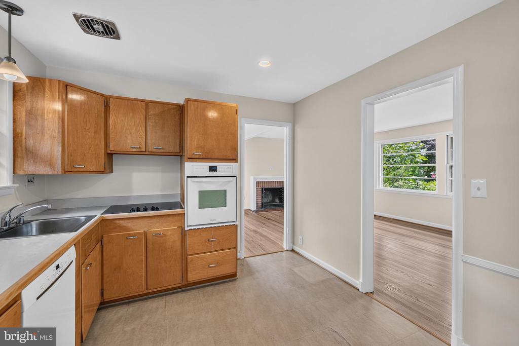 3505 KENSINGTON COURT