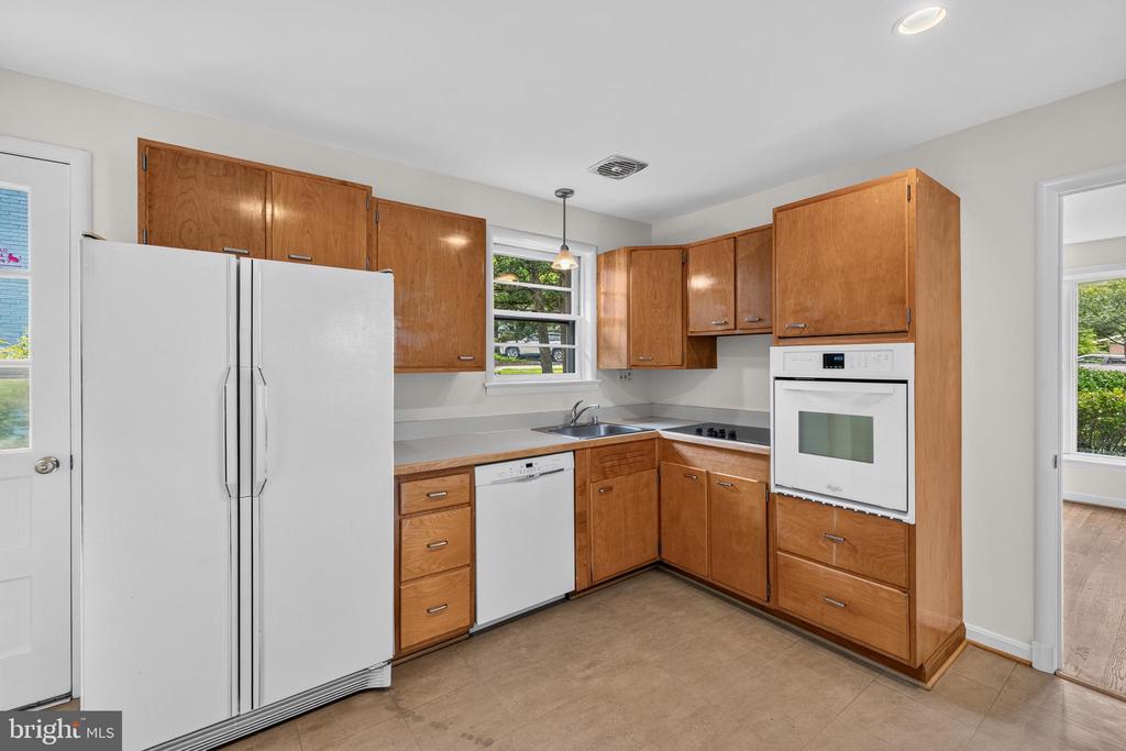 3505 KENSINGTON COURT