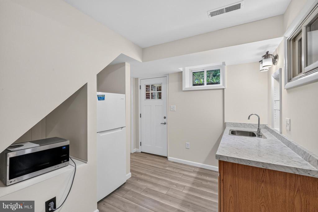 3505 KENSINGTON COURT
