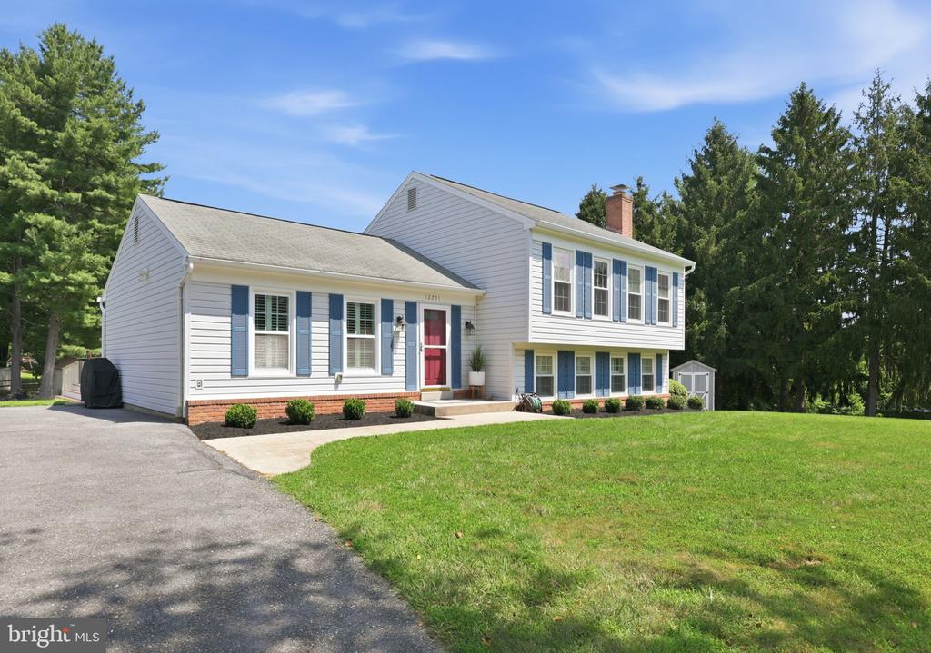 12201 HORSE CENTER ROAD
