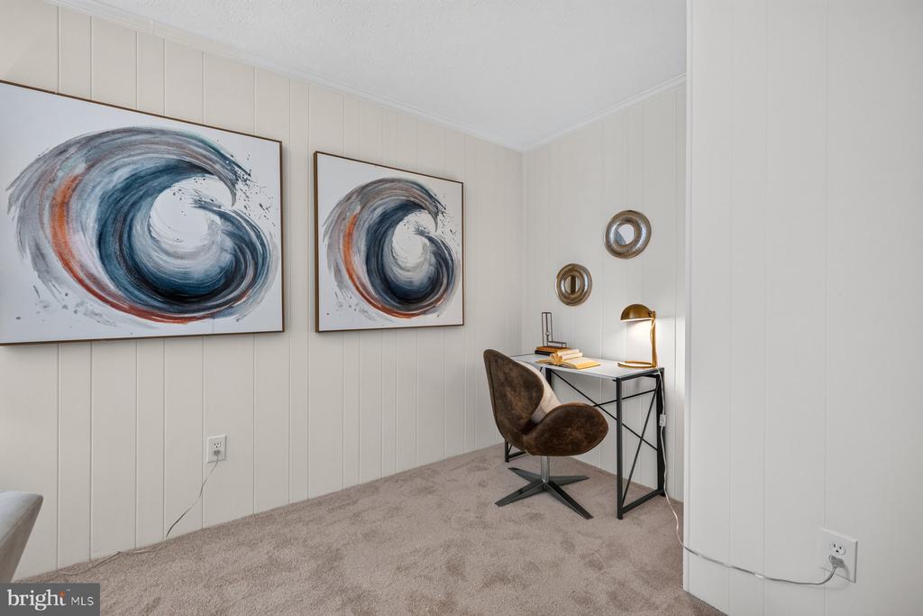 6 ROSENEATH COURT