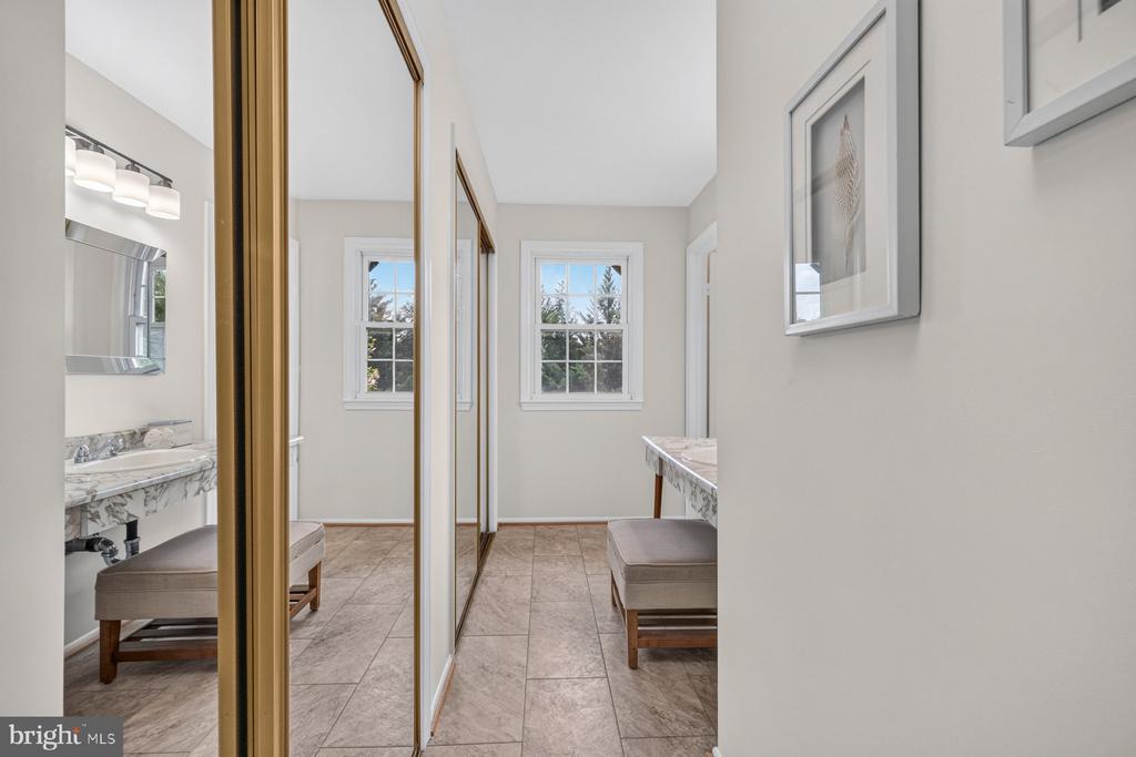 6 ROSENEATH COURT