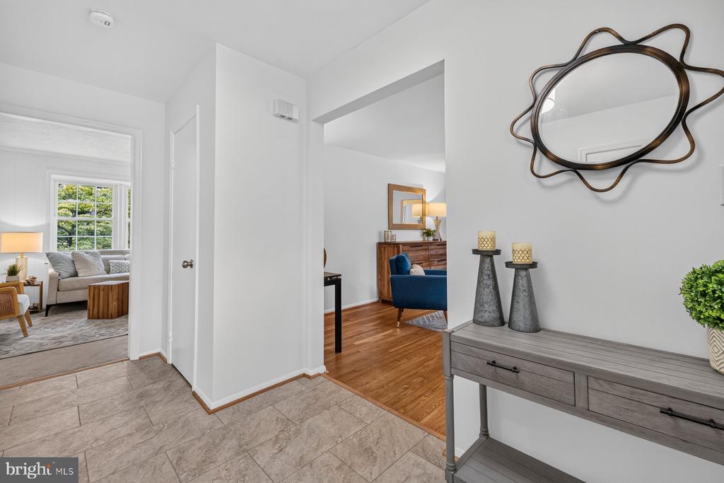 6 ROSENEATH COURT
