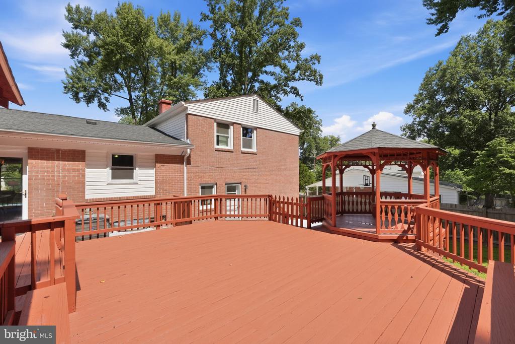 2704 WELLER ROAD