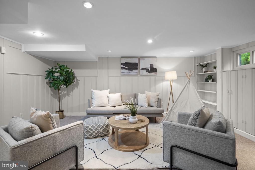 1111 MEURILEE LANE
