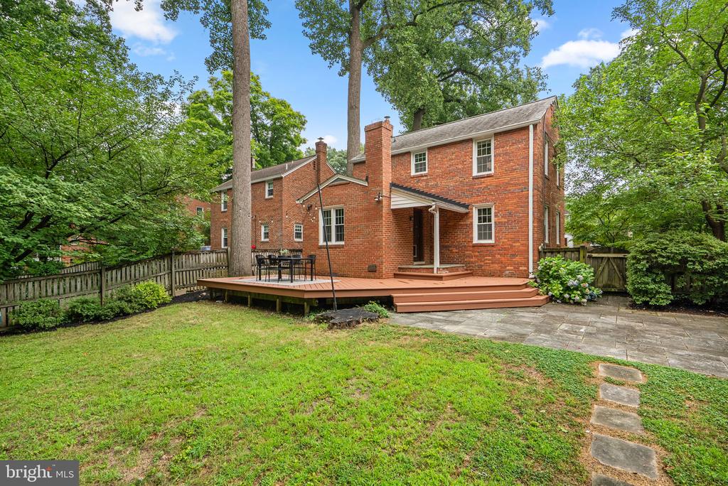 1111 MEURILEE LANE