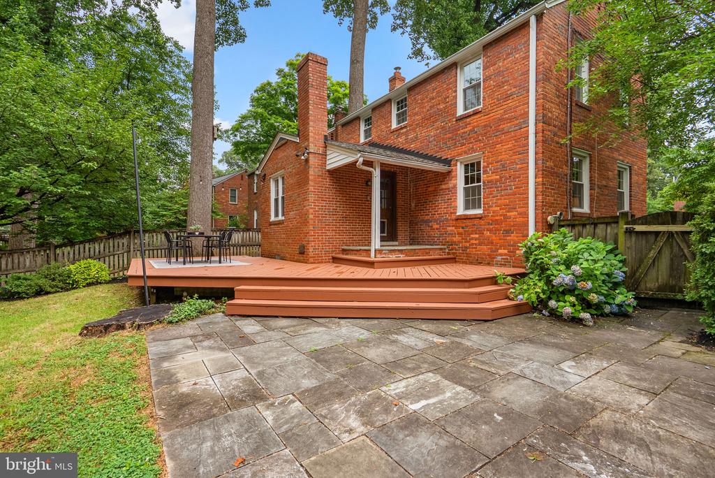 1111 MEURILEE LANE