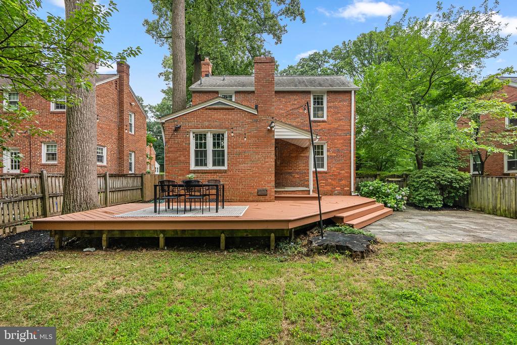 1111 MEURILEE LANE