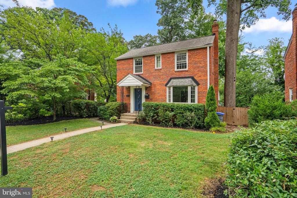 1111 MEURILEE LANE