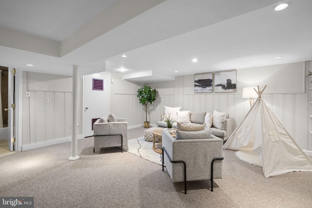1111 MEURILEE LANE