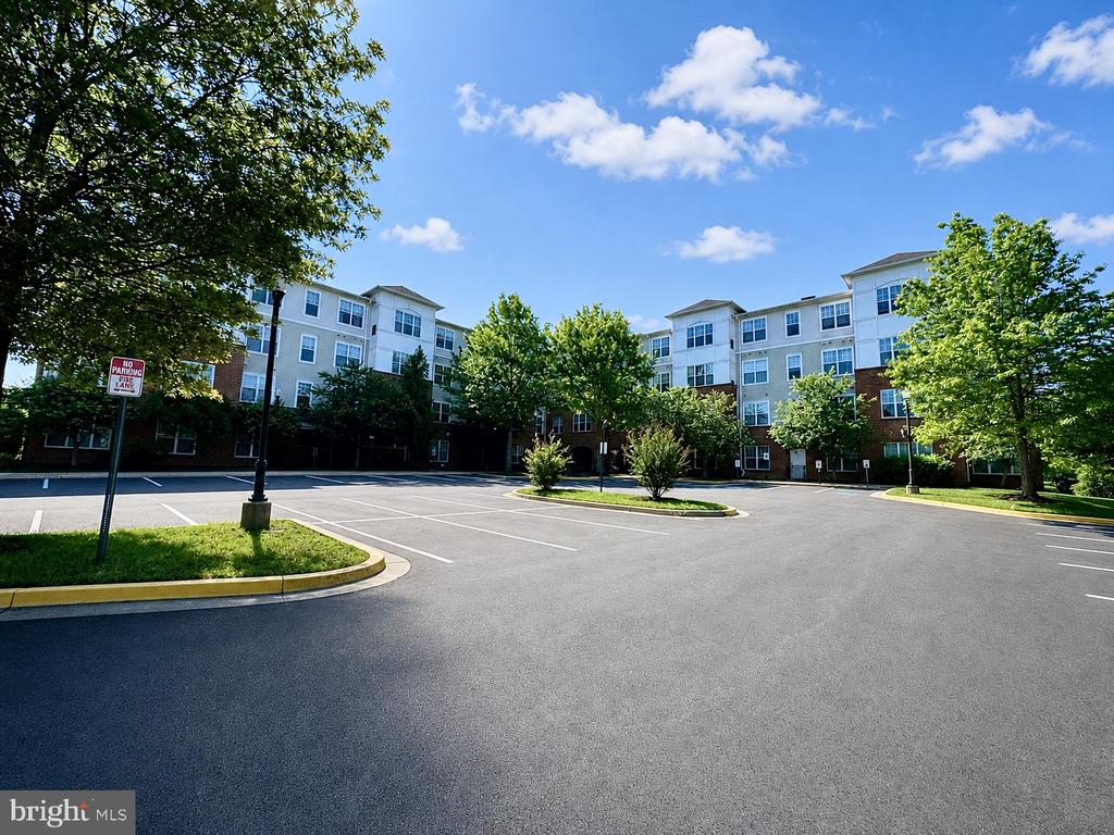 14241 KINGS CROSSING BOULEVARD Unit: 311