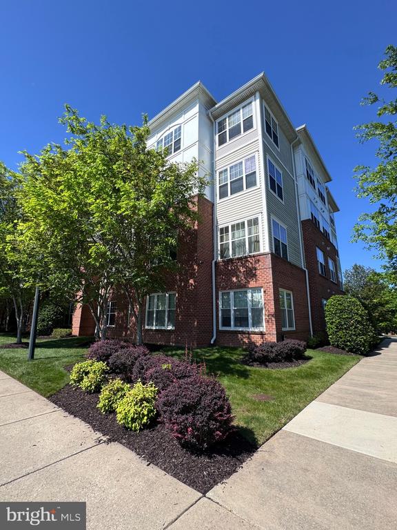 14241 KINGS CROSSING BOULEVARD Unit: 311