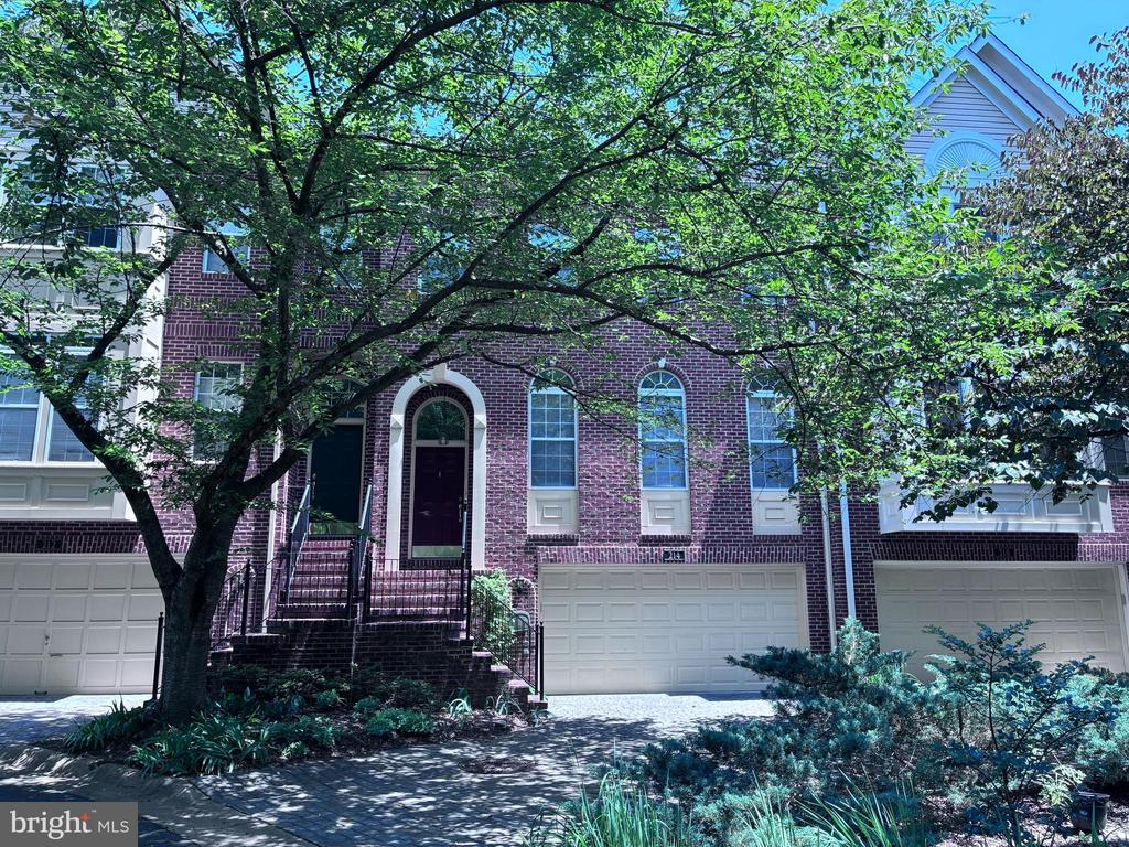 214 HALPINE WALK COURT