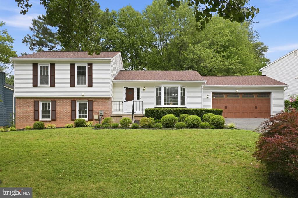 13513 TEAKWOOD LANE