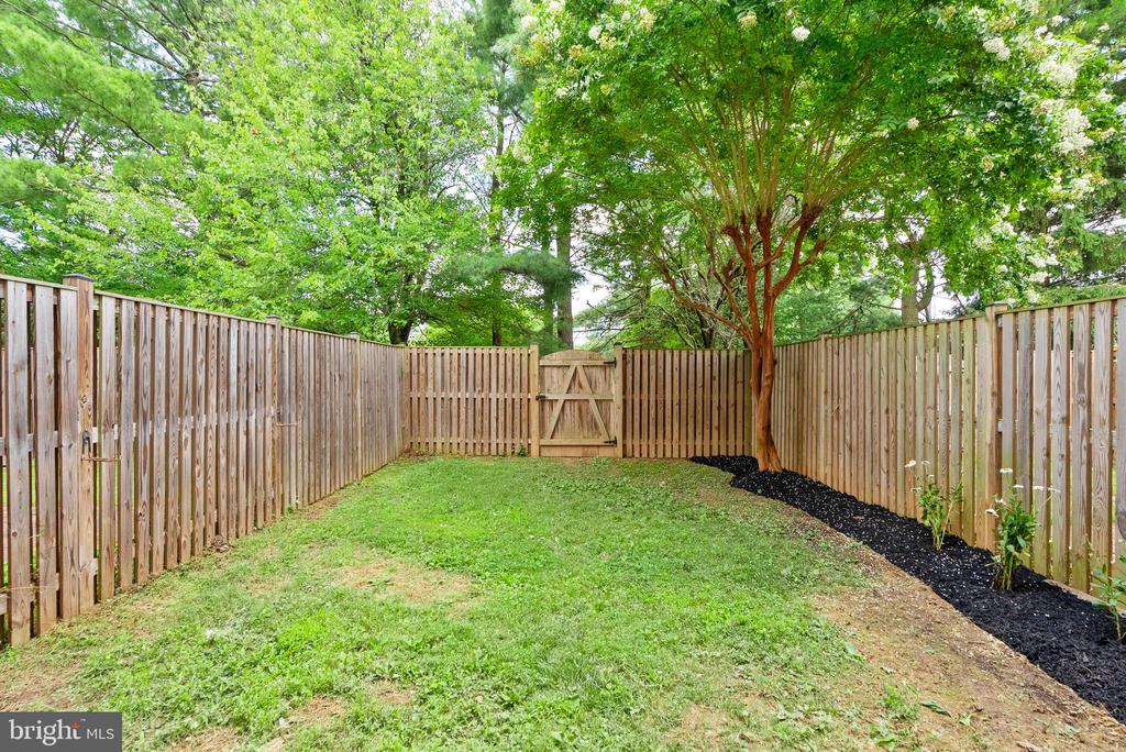 7608 QUINCEWOOD COURT