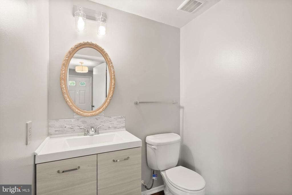 7608 QUINCEWOOD COURT
