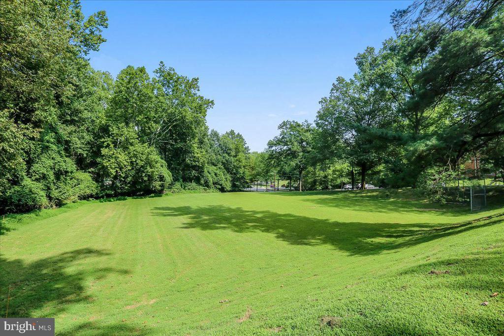 10518 WEYMOUTH STREET Unit: 102
