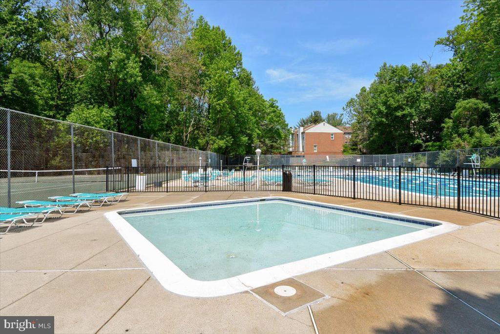 10518 WEYMOUTH STREET Unit: 102