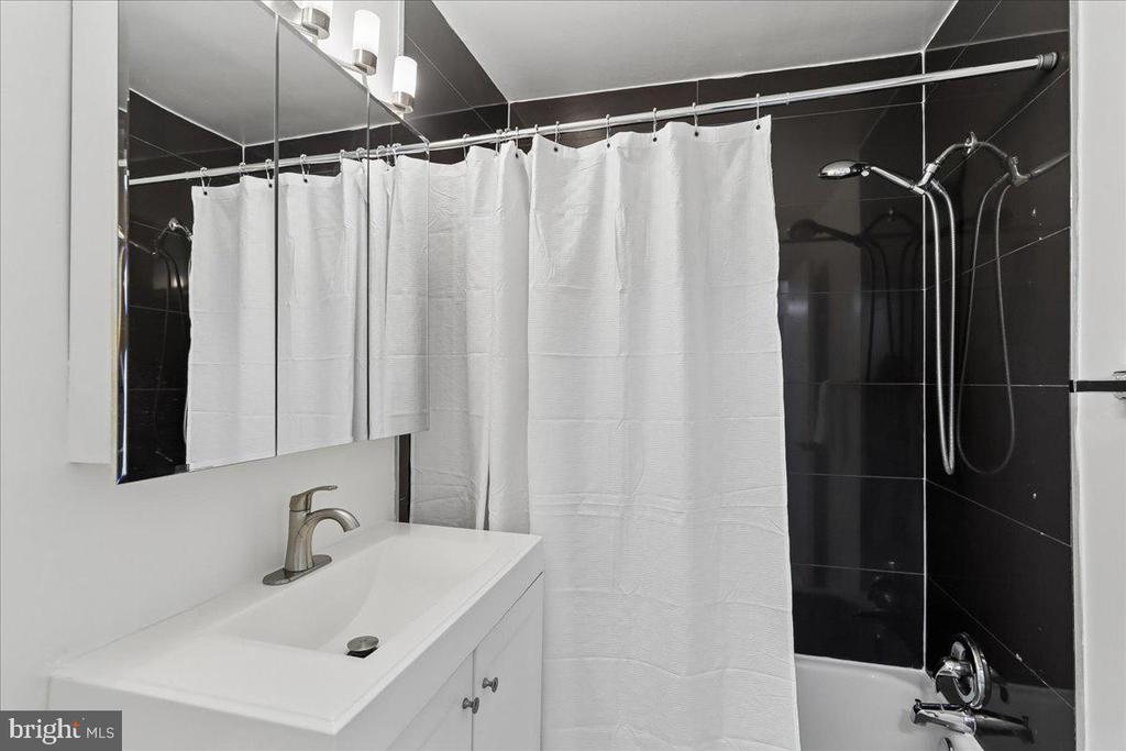 10518 WEYMOUTH STREET Unit: 102