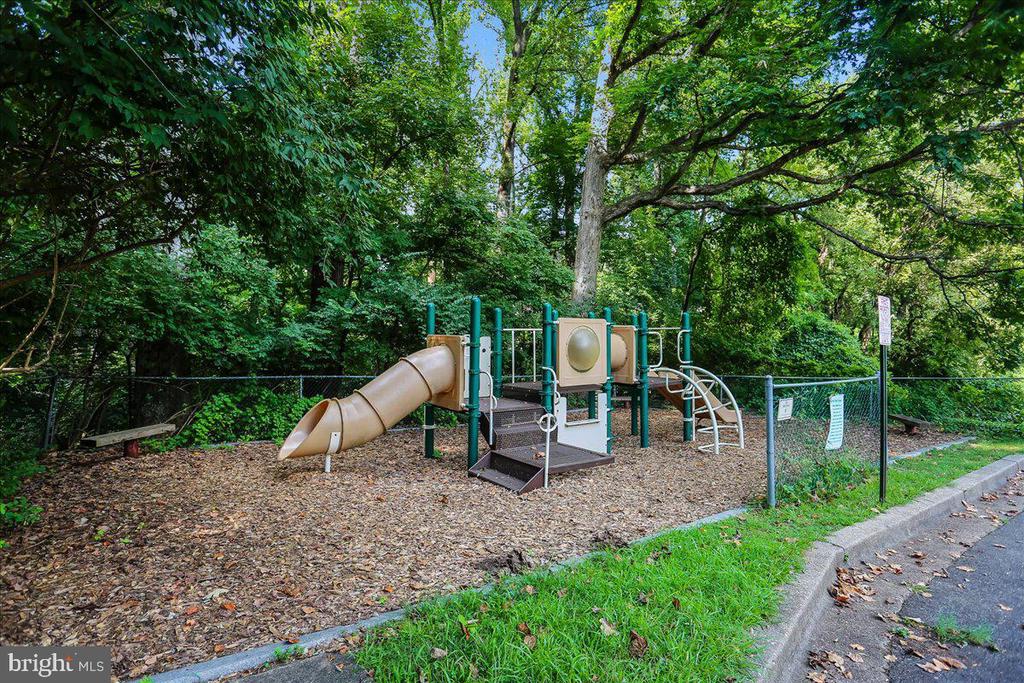 10518 WEYMOUTH STREET Unit: 102