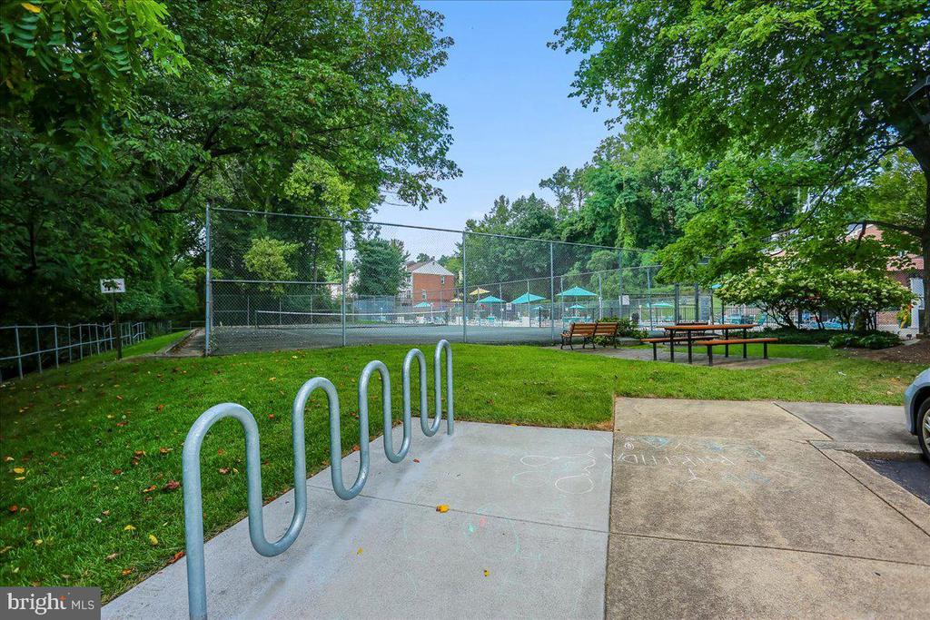 10518 WEYMOUTH STREET Unit: 102