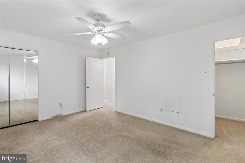 10518 WEYMOUTH STREET Unit: 102