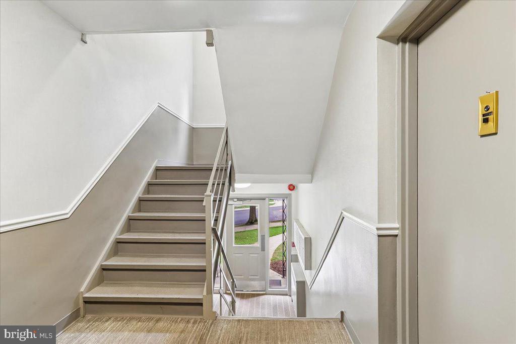 10518 WEYMOUTH STREET Unit: 102