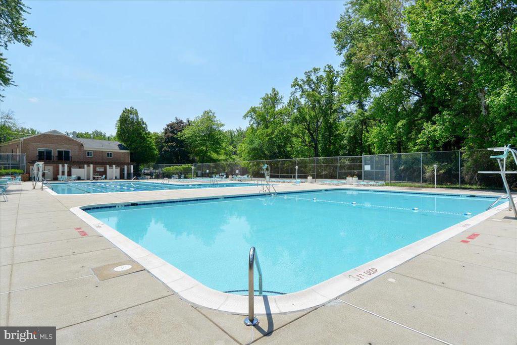 10518 WEYMOUTH STREET Unit: 102