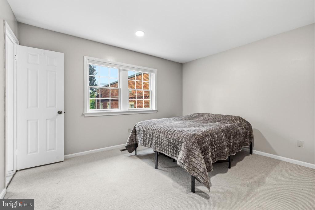 4880 CHEVY CHASE DRIVE Unit: 133