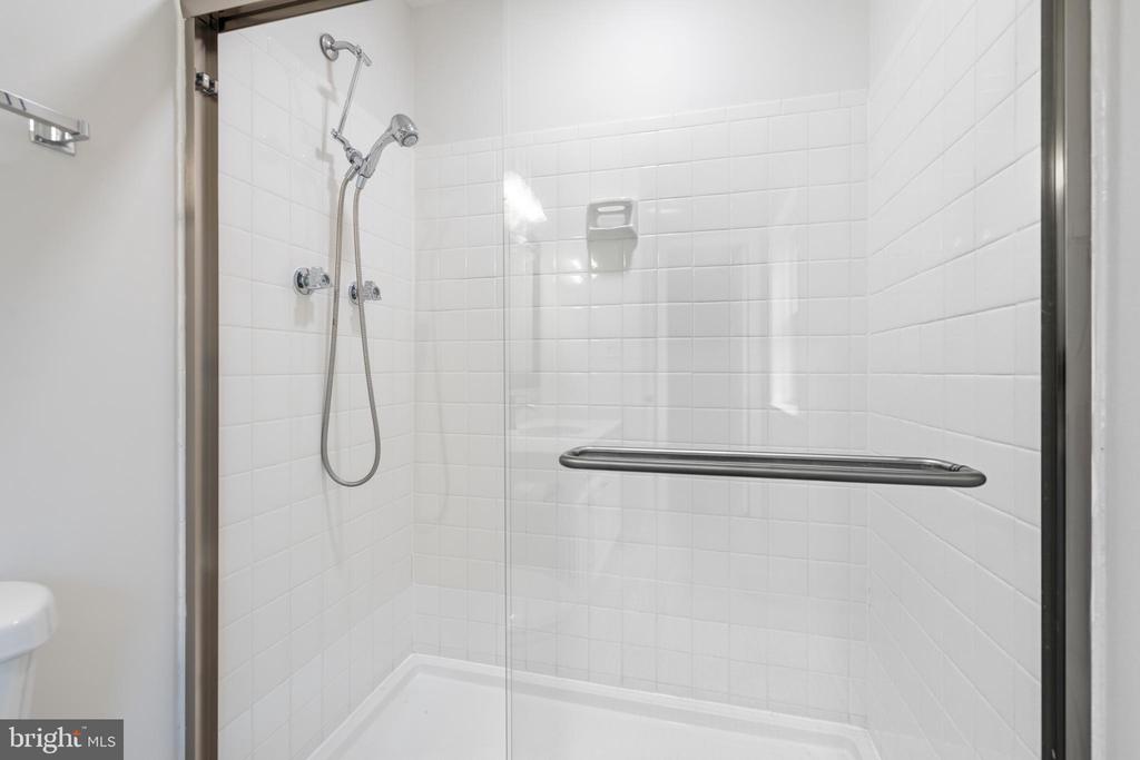 4880 CHEVY CHASE DRIVE Unit: 133