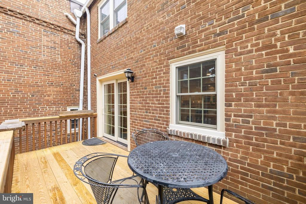 4880 CHEVY CHASE DRIVE Unit: 133
