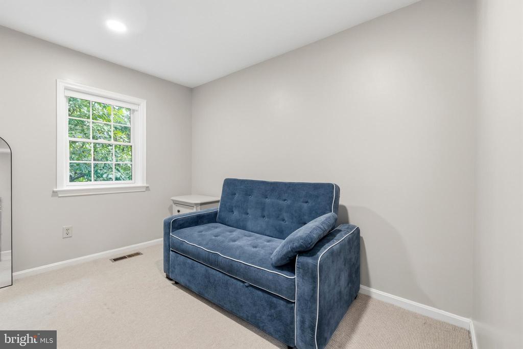 4880 CHEVY CHASE DRIVE Unit: 133