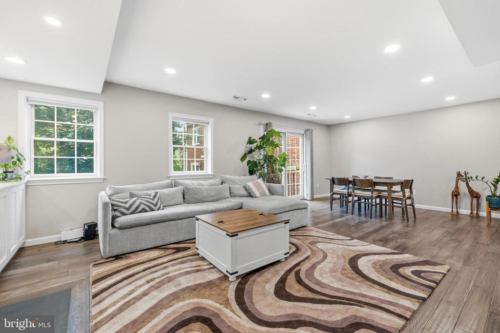 4880 CHEVY CHASE DRIVE Unit: 133