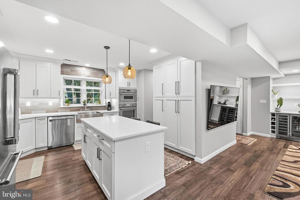 4880 CHEVY CHASE DRIVE Unit: 133