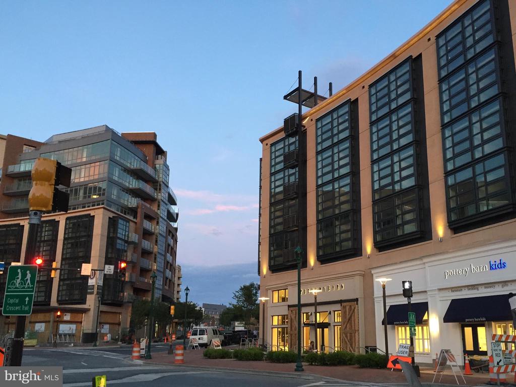 4880 CHEVY CHASE DRIVE Unit: 133