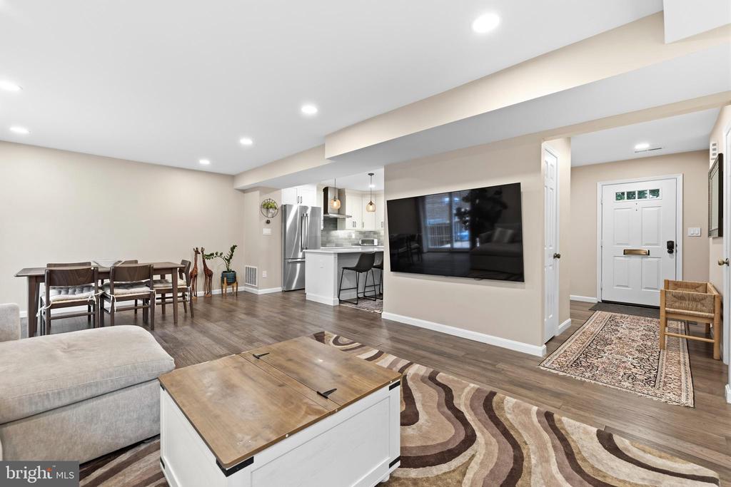 4880 CHEVY CHASE DRIVE Unit: 133
