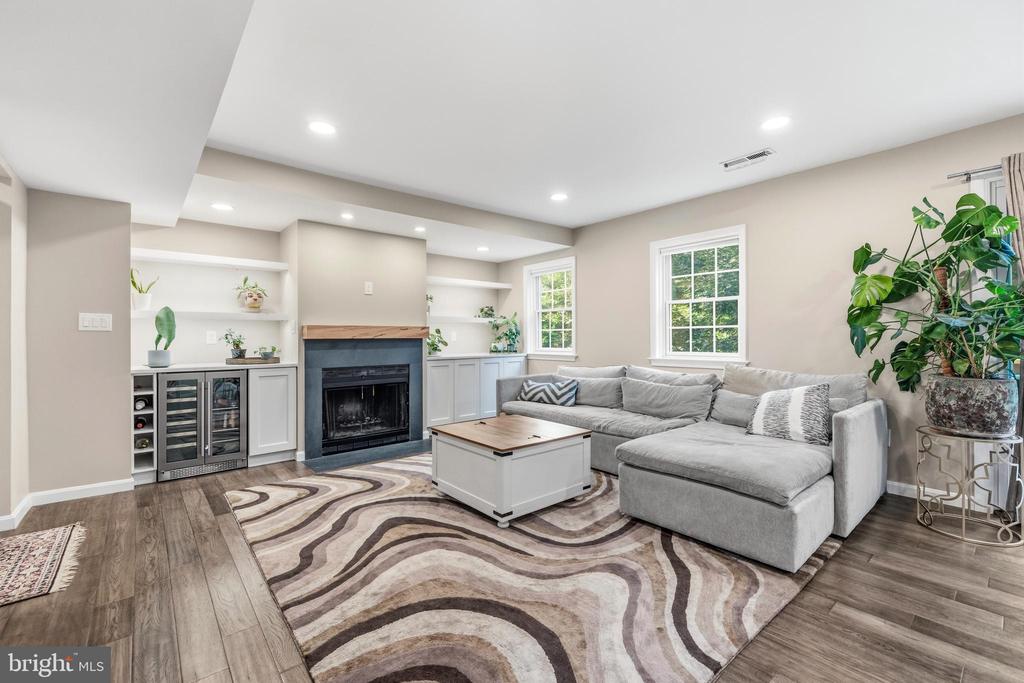 4880 CHEVY CHASE DRIVE Unit: 133