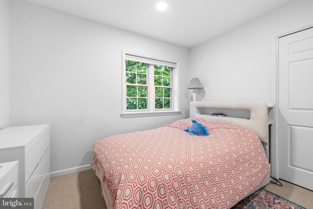 4880 CHEVY CHASE DRIVE Unit: 133