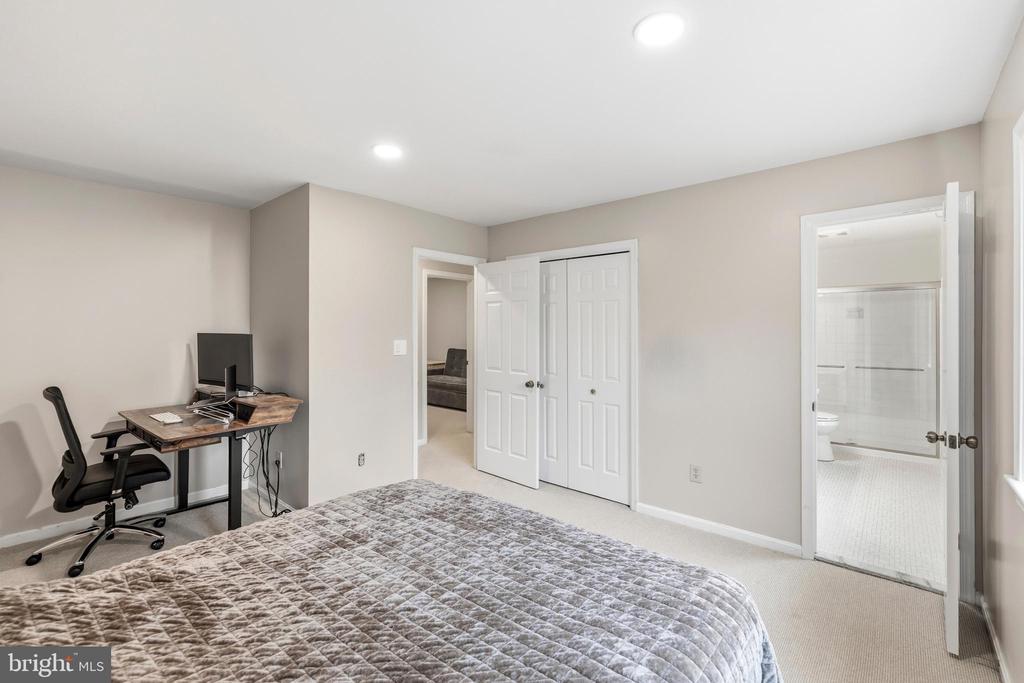 4880 CHEVY CHASE DRIVE Unit: 133