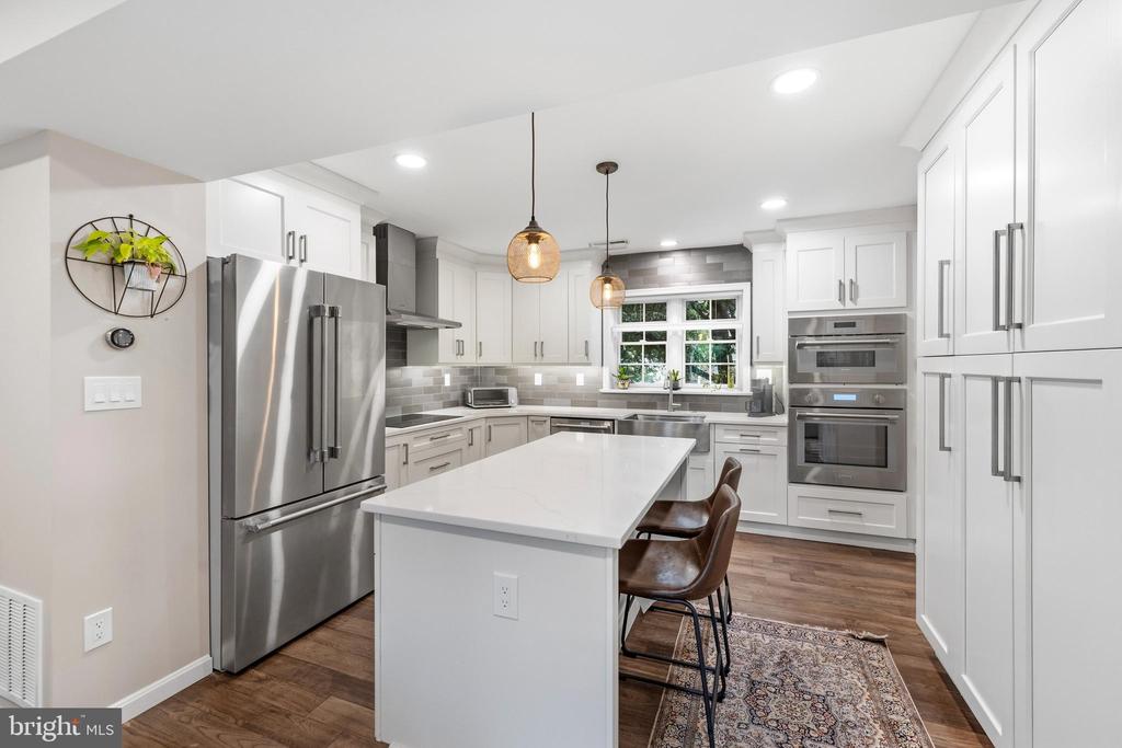 4880 CHEVY CHASE DRIVE Unit: 133