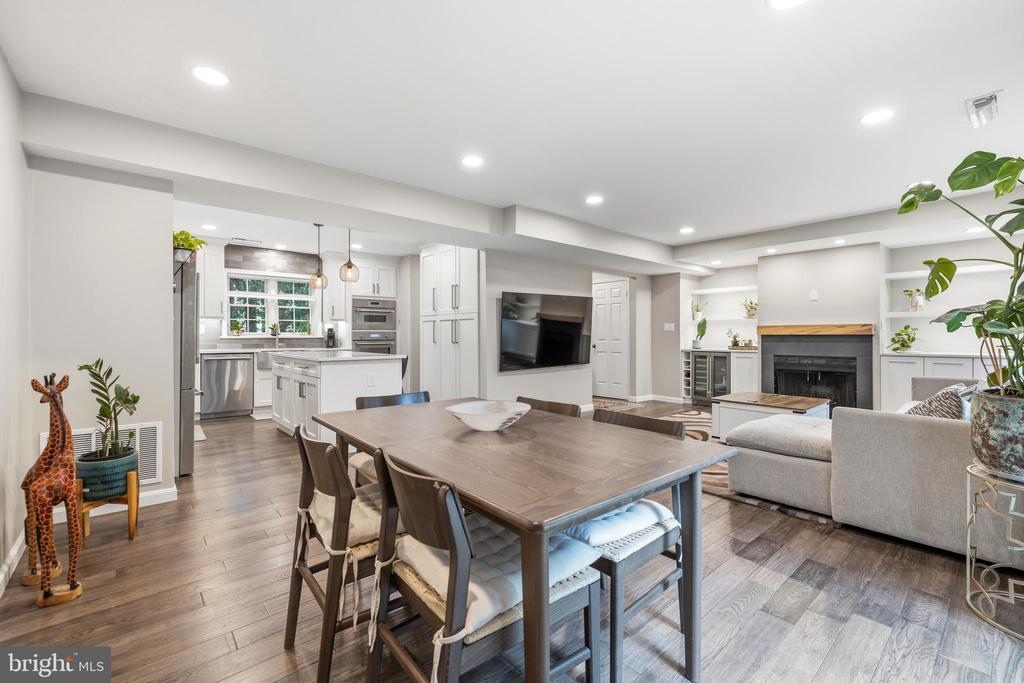 4880 CHEVY CHASE DRIVE Unit: 133