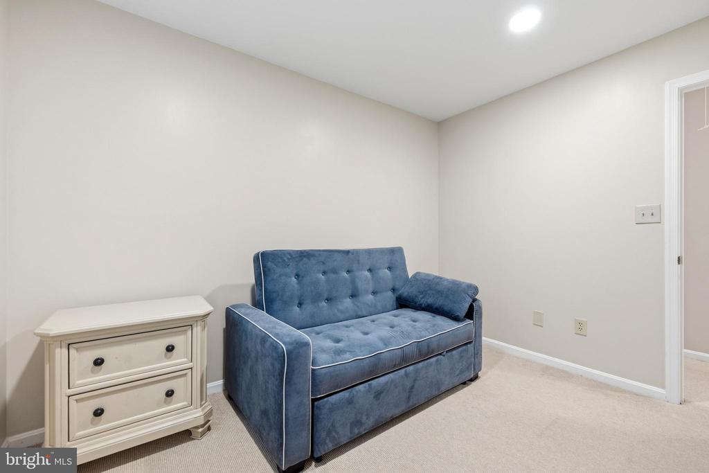4880 CHEVY CHASE DRIVE Unit: 133
