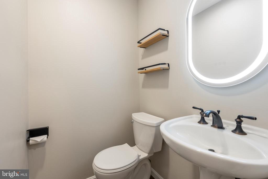 4880 CHEVY CHASE DRIVE Unit: 133