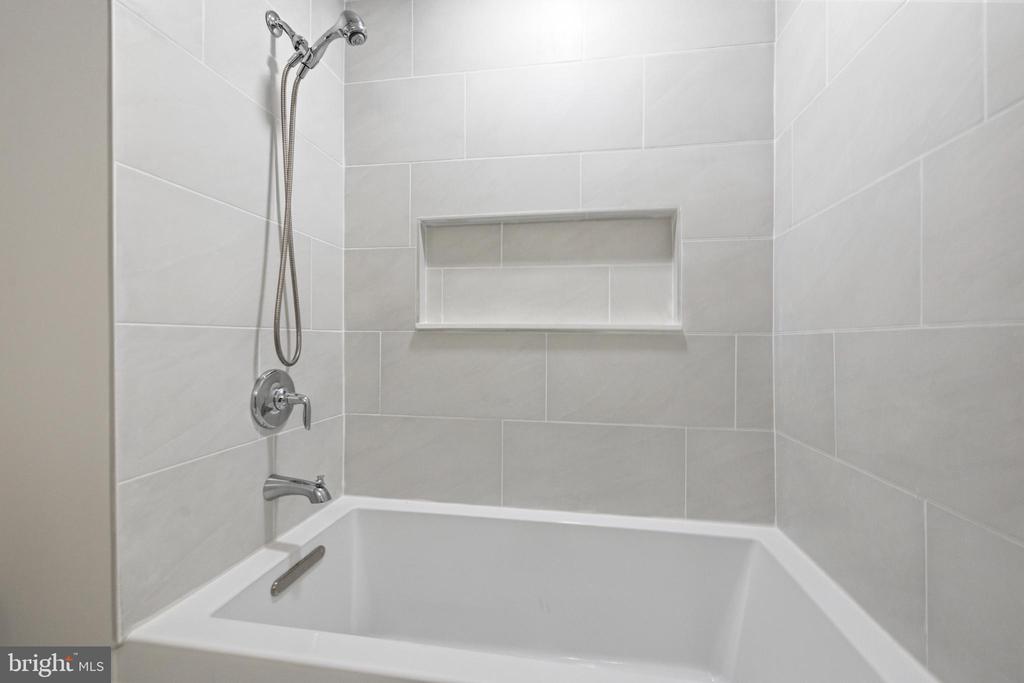 4880 CHEVY CHASE DRIVE Unit: 133