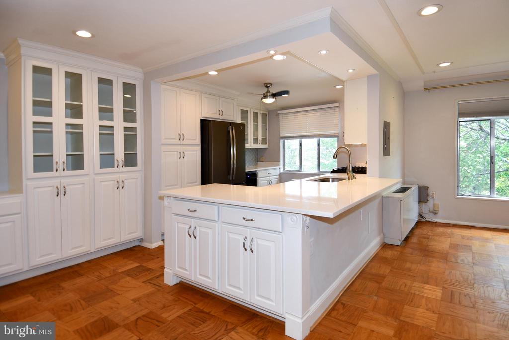 5301 WESTBARD CIRCLE Unit: 419