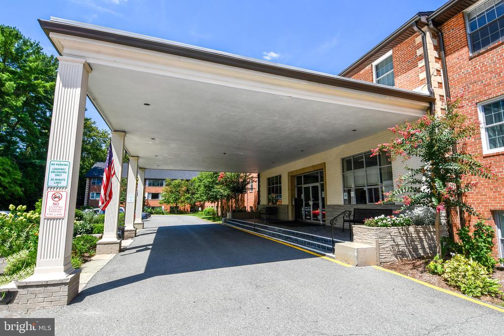 5301 WESTBARD CIRCLE Unit: 419
