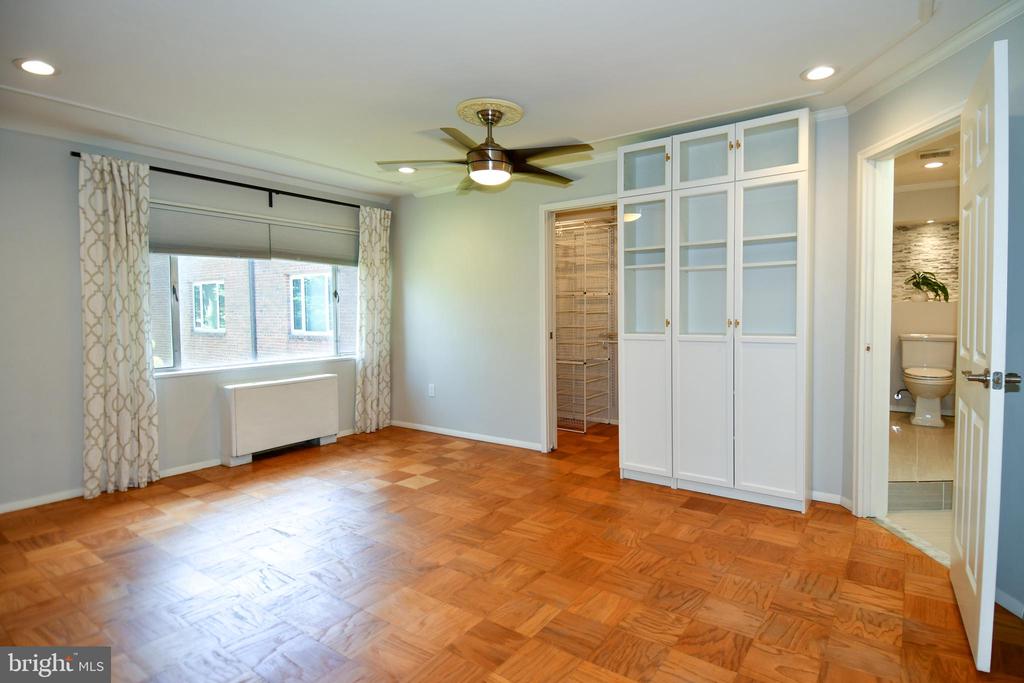 5301 WESTBARD CIRCLE Unit: 419